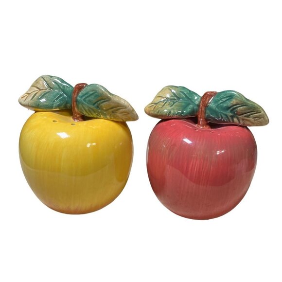 Oneida Apple Salt and Pepper Shakers, Yellow Apple and Red Apple Shakers - Picture 1 of 12